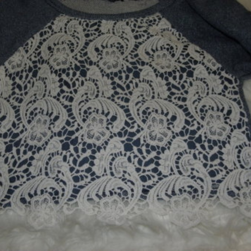 Cute heathered blue cropped Tee Shirt Top - Picture 5 of 6